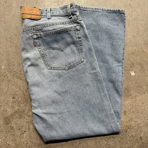 Vtg Levis 501 Jeans Mens 40x30 Blue Y2K Made in USA Button Fly Denim Light - Picture 1 of 5